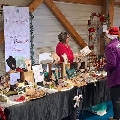 Atelier découverte — bijou en fleurs naturelles